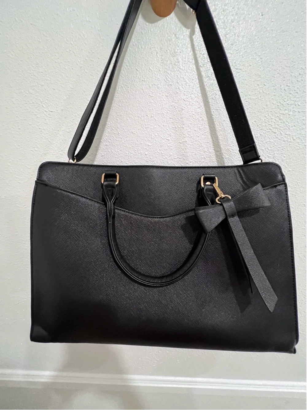 Professional Black Laptop Bag with Exterior Pocket and cute bow